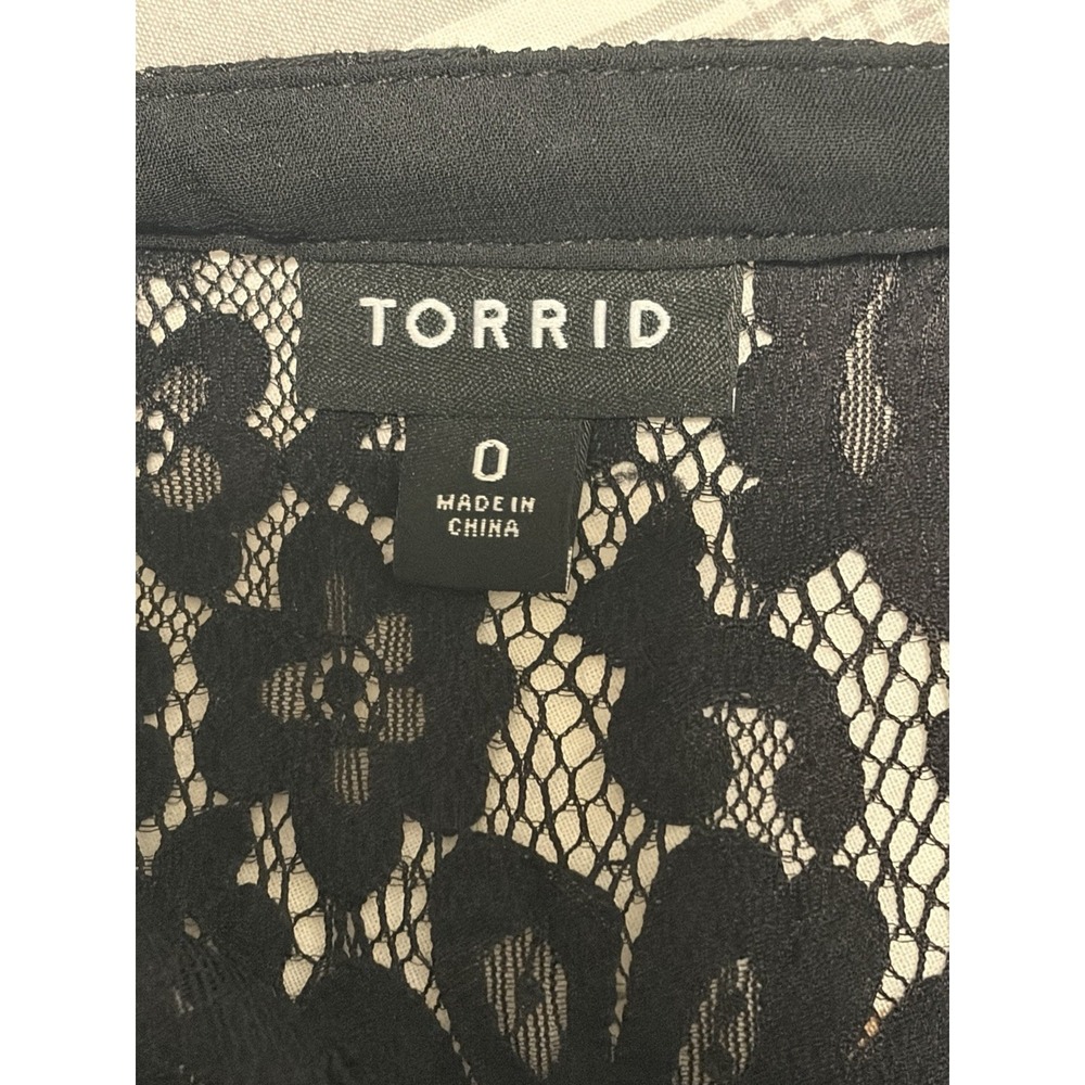 TORRID Black Lace Top~ Sz L~ Short Slv Placket V Neck Goth Vamp Dark Fairy - Picture 2 of 13
